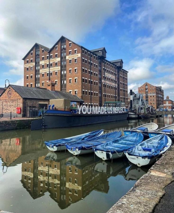 Stewart Docks Apartment Глостър Екстериор снимка